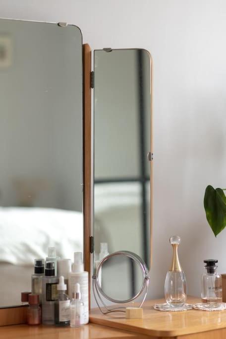 Modern In Prime Location - Professional Host - Fully Equipped *