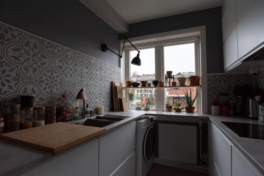 Modern In Prime Location - Professional Host - Fully Equipped